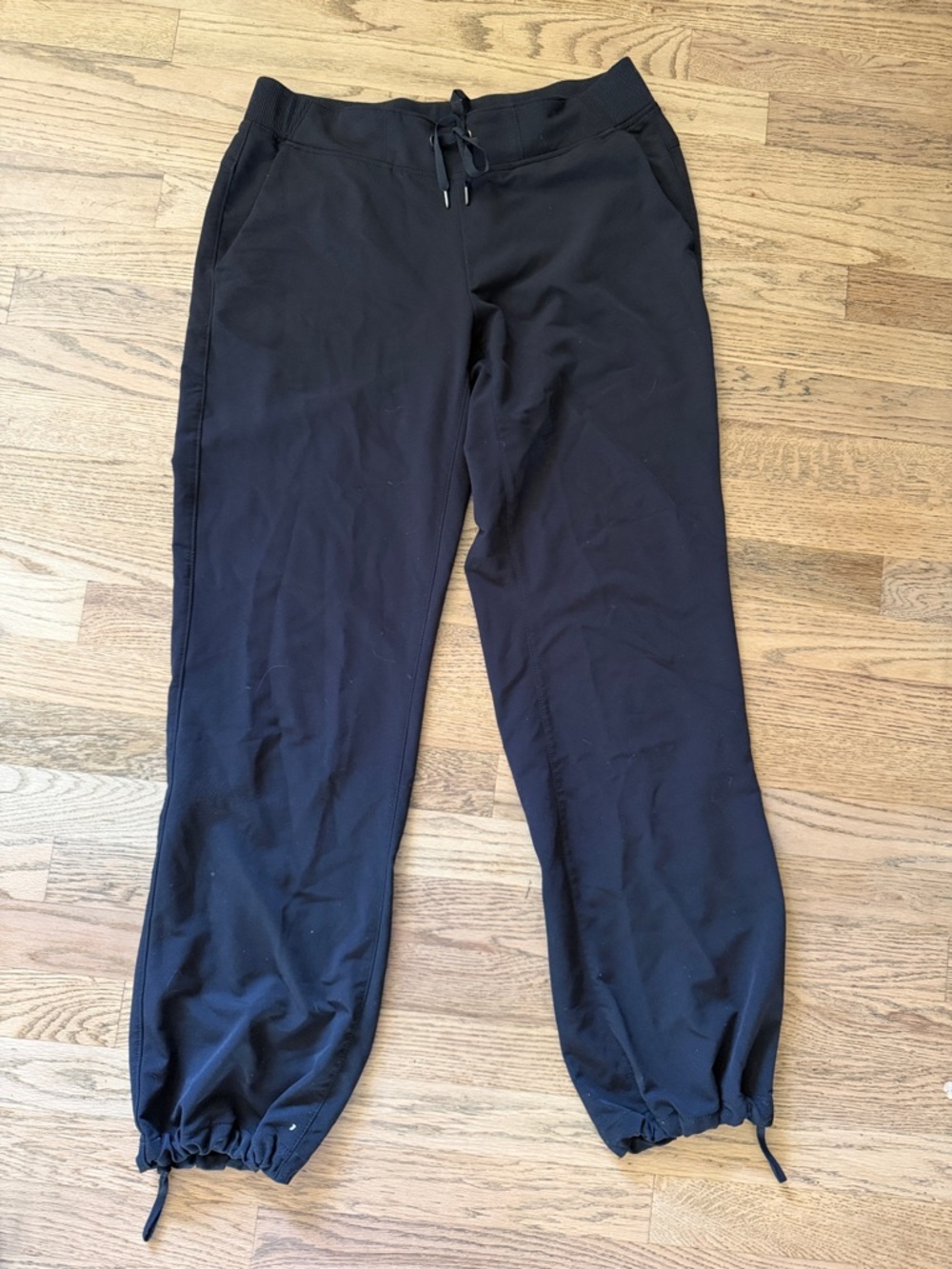 Athleta Women’s Black Drawstring La Viva Cinch Ankle Joggers